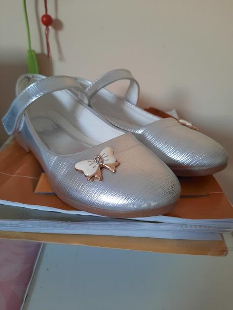 Poltopanky pre dievča, 35