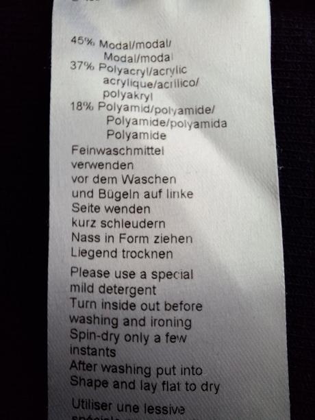 Svetríkové šaty, 38