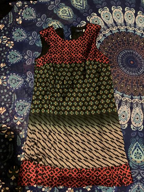 Šaty farebné ,nekrčivé, s