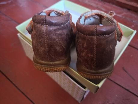 Chlapčenské sandále, 19