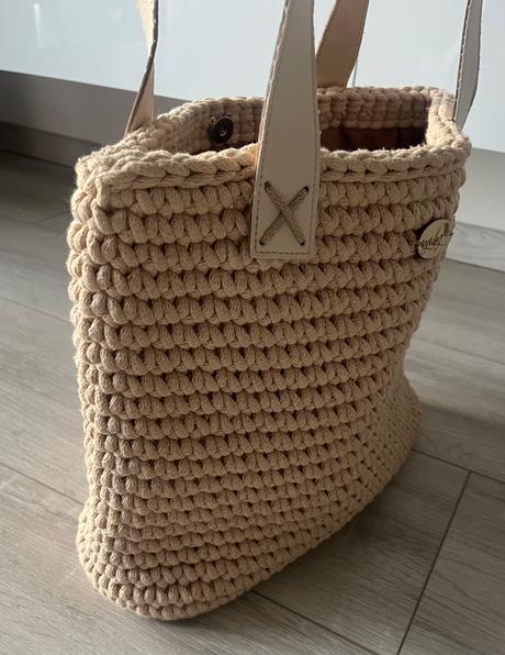 Béžová pletena kabelka, 