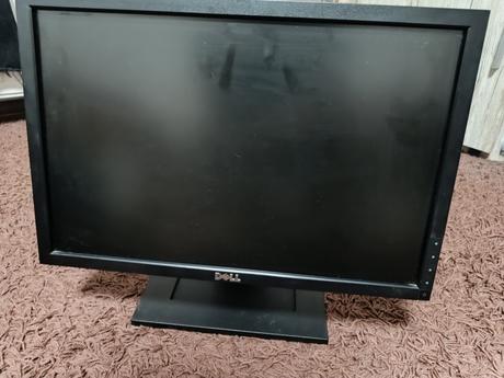 Dell monitory a klávesnica, dell