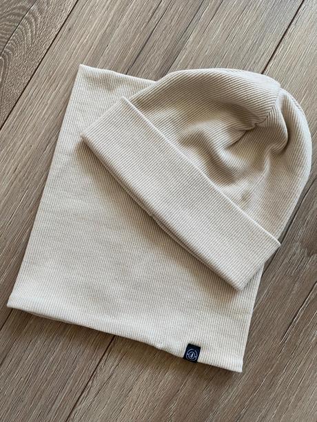 Čiapka a nákrčník, 46