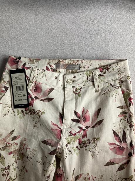 Dámske kvetované dzinsy, m