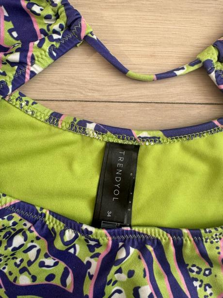 Jednodielne plavky trendyol, 34