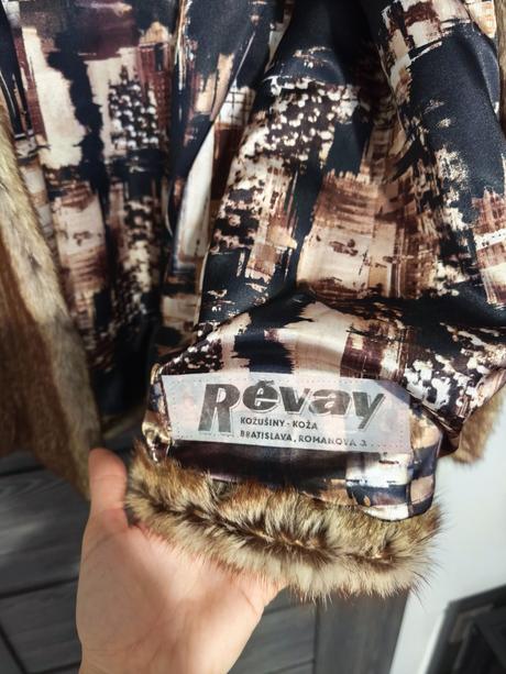 Luxusny pravy kozuch z lisky a myvala, m