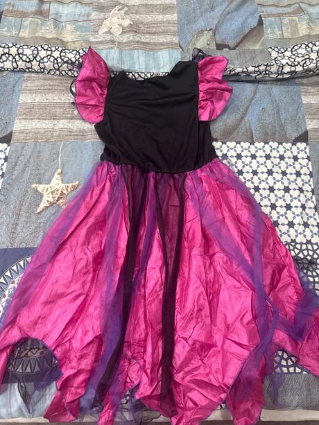 Šaty na karneval bosorka, 