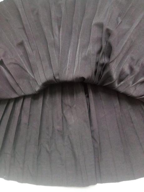 Metalicky strieborná plisovana sukňa, pepco,122