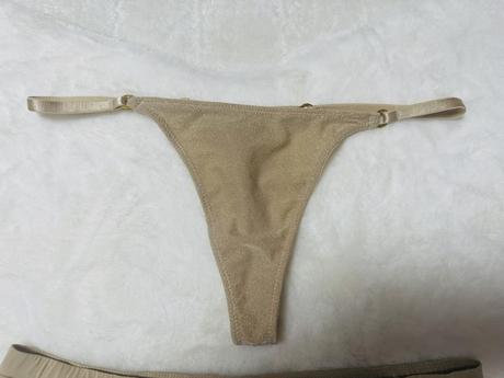 Béžové tangá zn. calvin klein m, calvin klein,m