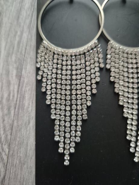 Elegantné vysiace náušnice, 