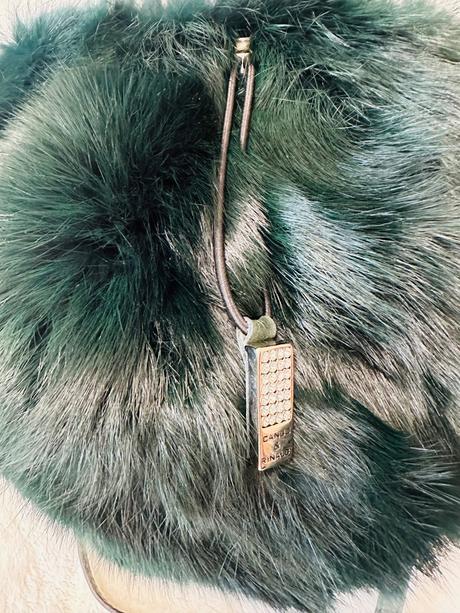 Tmavozelená kožušinová kabelka vak cango&rinaldi, 