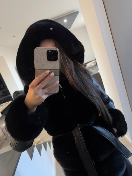 Zimnà bunda s kožušinou, s