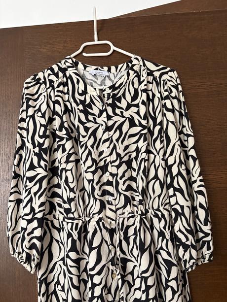 Šaty reseved, reserved,m