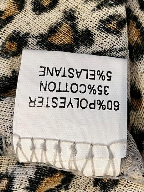 Blúzka s leopardím vzorom a fodričkami, s