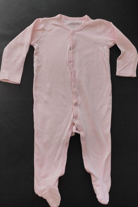 Dievčenské pyžamo, 74