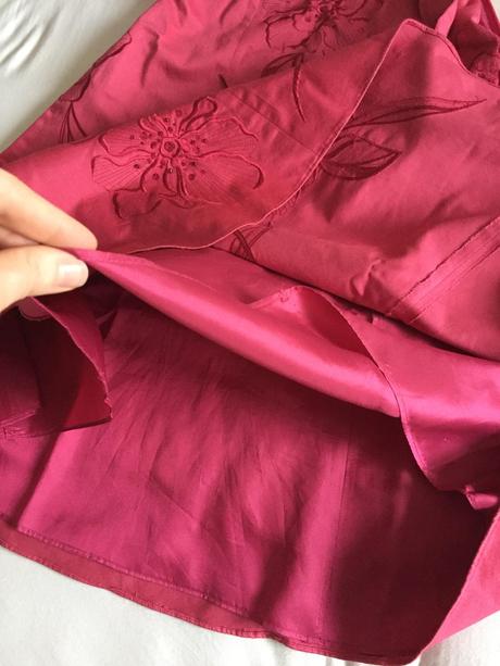 Spolocenské šaty pod kolená, 38