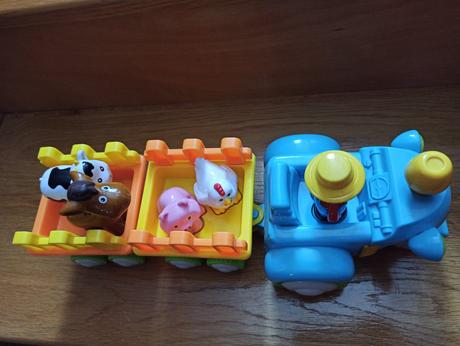 Farmársky traktor zo zvukmi, 