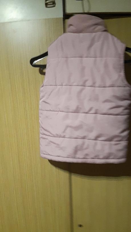 Dievčenská vesta, 146