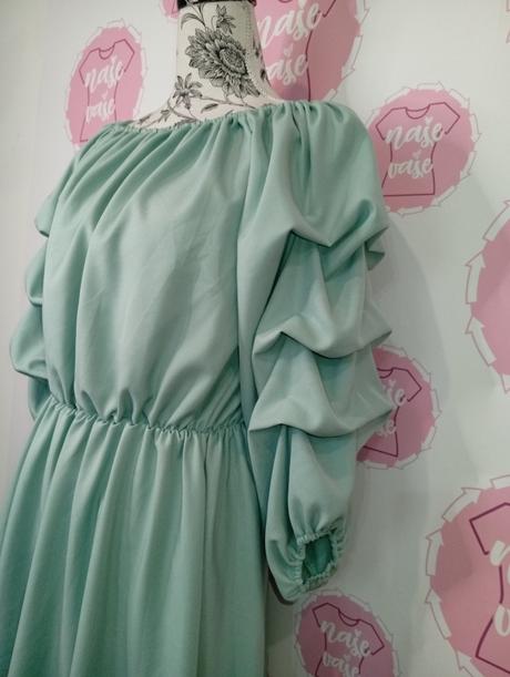 Krásne slabo mentolové šaty, m