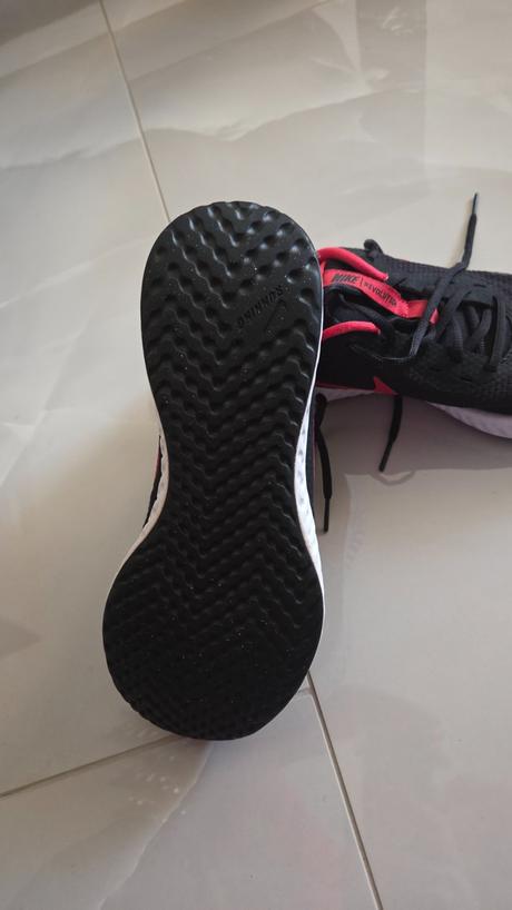 Botasky revolution, nike,38