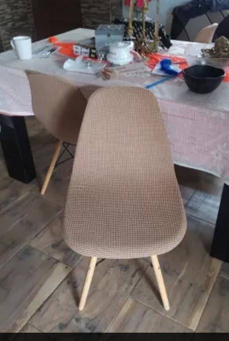 Pruzne navleky na stolicky. 6 kusov.novè, 