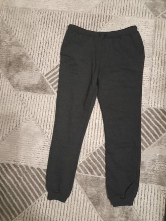 Mam na predaj tepláky, 158