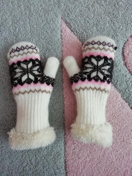 Teplučké rukavičky, 86