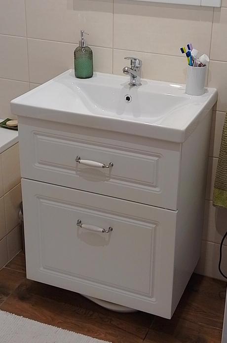 Kúpeľňová skrinka, 