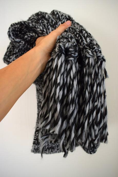 Dlhý teplý šál so strapcami, xl