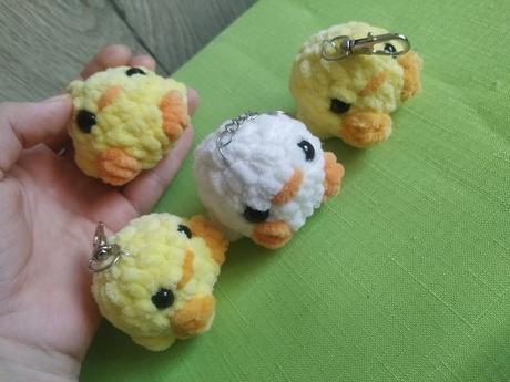 Kľúčenka kuriatko,