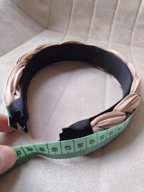 Štýlová béžová prepletená čelenka do vlasov, 