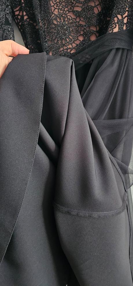 Spoločenské šaty, 44