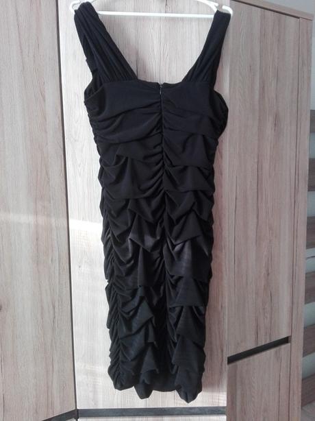 Cierne elasticke puzdrove saty, 44