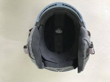 Lyziarska prilba pret lyric, s