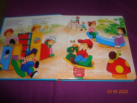 Kniha s puzzle,
