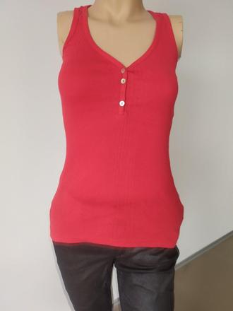 C 148 cervene tricko, basics,s