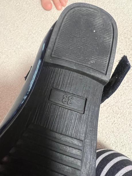 Dievčenské topánky, 33