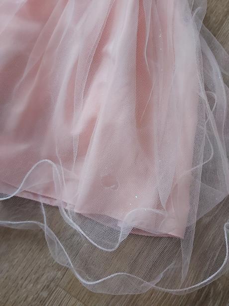 Spoločenské šaty, 110