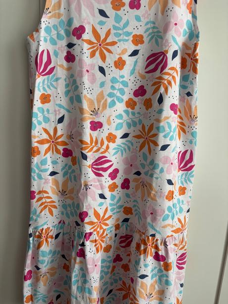 Šaty kvetinkové, 134