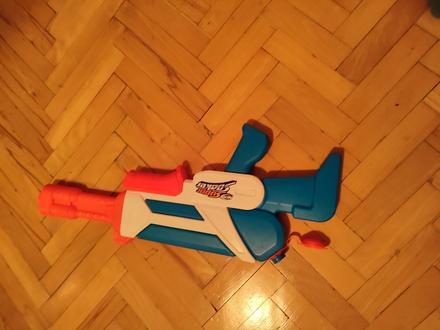 Vodná pištoľ nerf super soaker, 