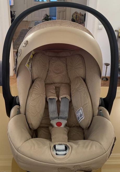 Cybex flower beigh + základna otáčajúca 360c, cybex