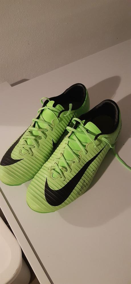 Kopačky mercuriel s podpismi slovanistov, nike,39