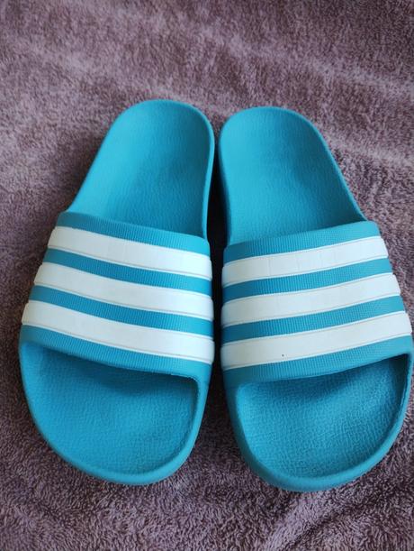 Šľapky, adidas,35
