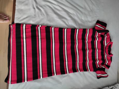 Dievčenské saty, 140