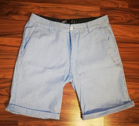 Kraťasy č. 32, gate,32