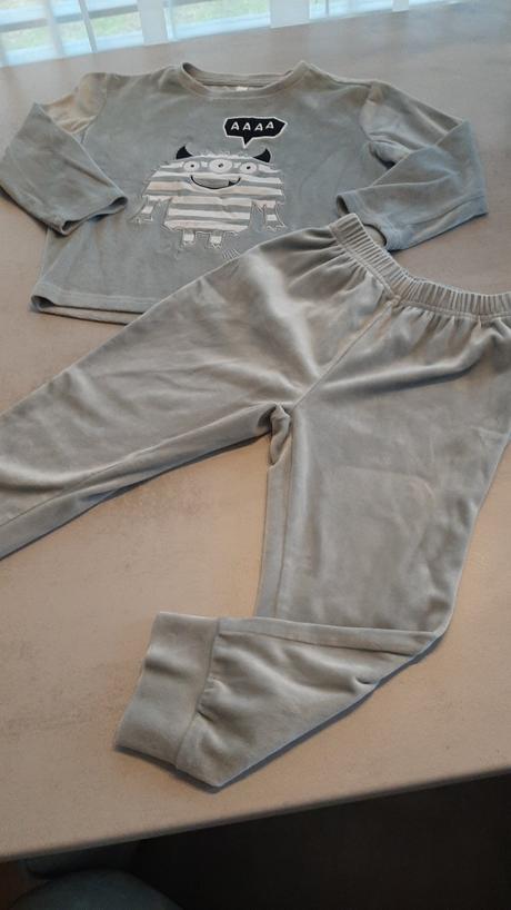 Pyžamo velúrové, reserved,98