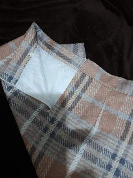 Ruzova karovana sukna, l