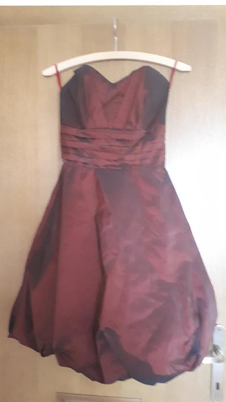 Spoločenské šaty, 38