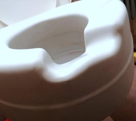 Pre seniorov-vyvýšené wc,