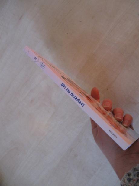 Knižka - violetta - nič ma nezastaví, 